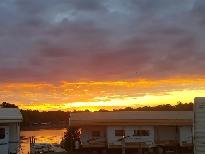Moon Landing RV Park & Marina Picture 2