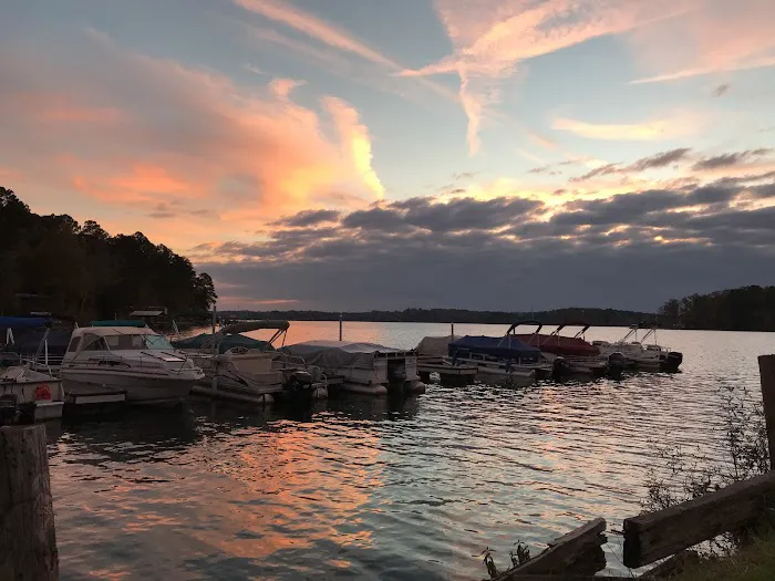 Lighthouse RV Park & Marina Picture 2