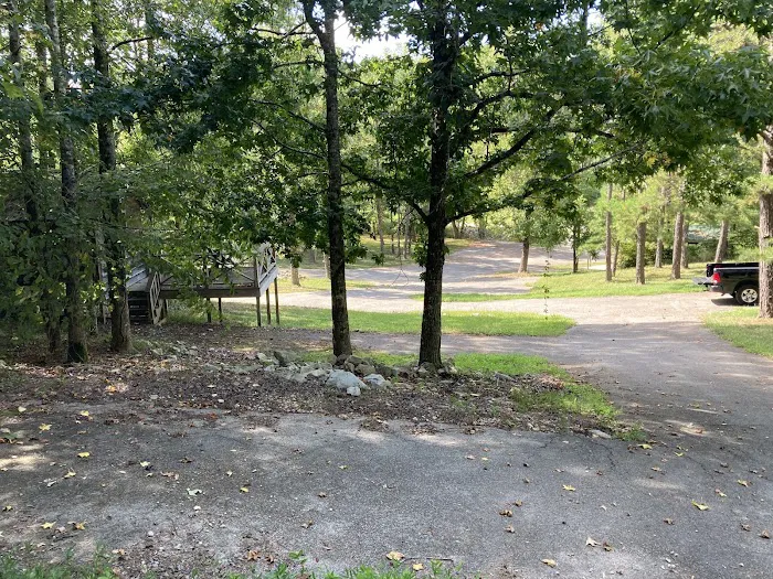 Dragon Mountain RV & Cabin Resort Picture 2