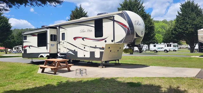 Rivers Edge Mountain RV Resort Picture 1