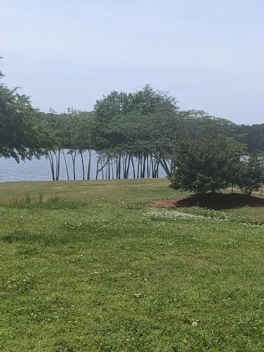 Lake Lanier Mobile Home Community Picture 4