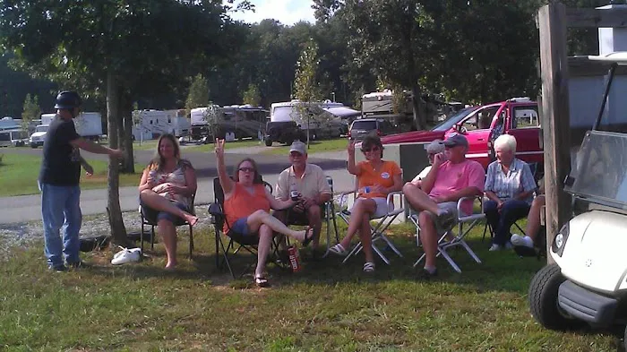 Lazy Acers RV Park Picture 4