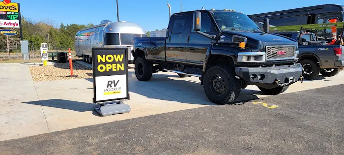 Love's RV Hookup Picture 8