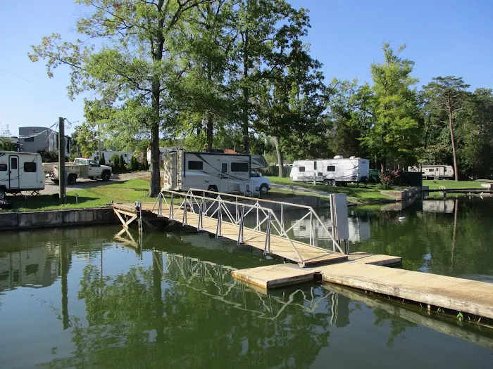 Alan Schneider's Bayside Marina and RV Park Picture 2