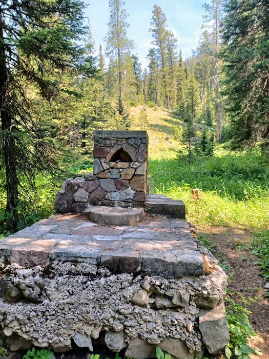 Cottonwood Lake Group Campground Picture 3