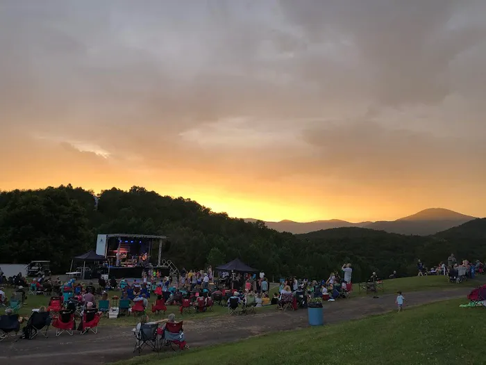 R-Ranch In the Mountains Picture 2