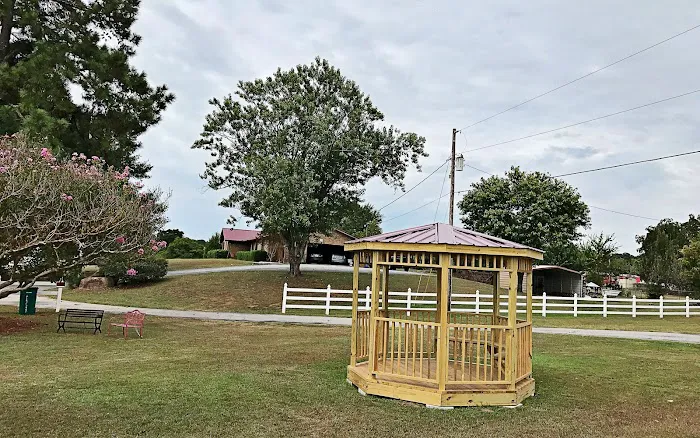 White Mobile Home Park Picture 5