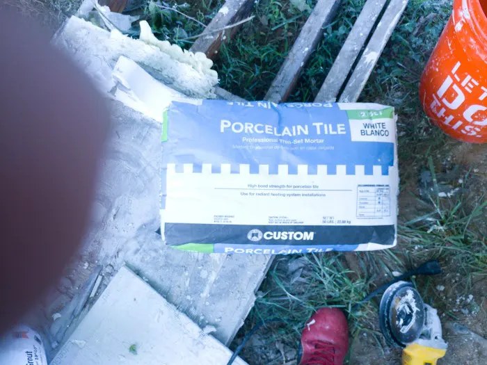 Suburban Mobile Home Park Picture 3