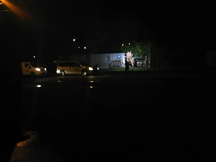 Suburban Mobile Home Park Picture 6