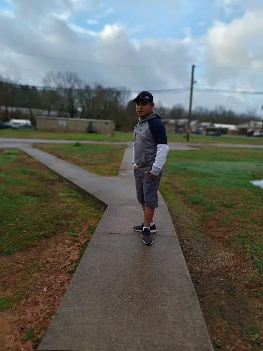 Suburban Mobile Home Park Picture 4