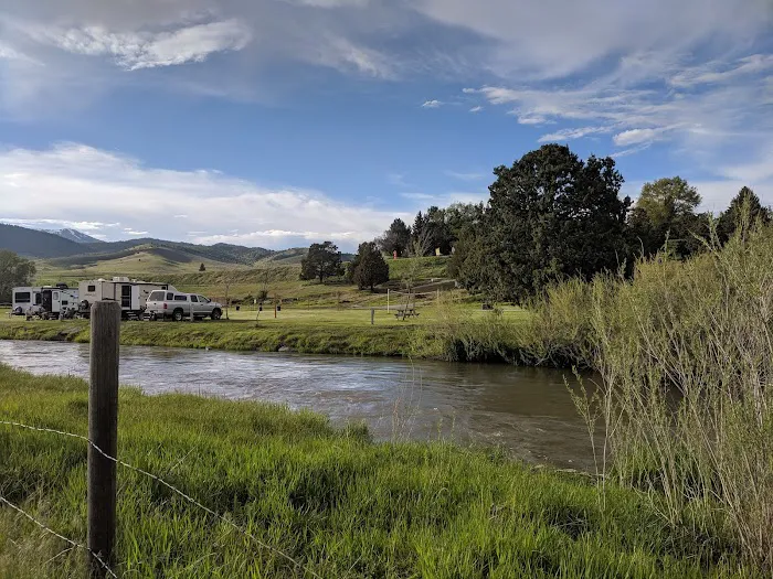 Lava Mobile Estates Campground Picture 6