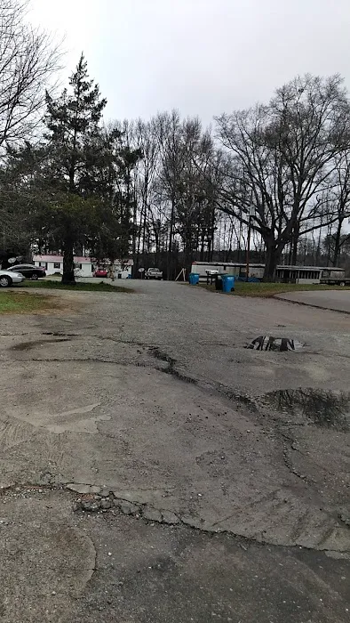 Ellis Mobile Home Park Picture 1