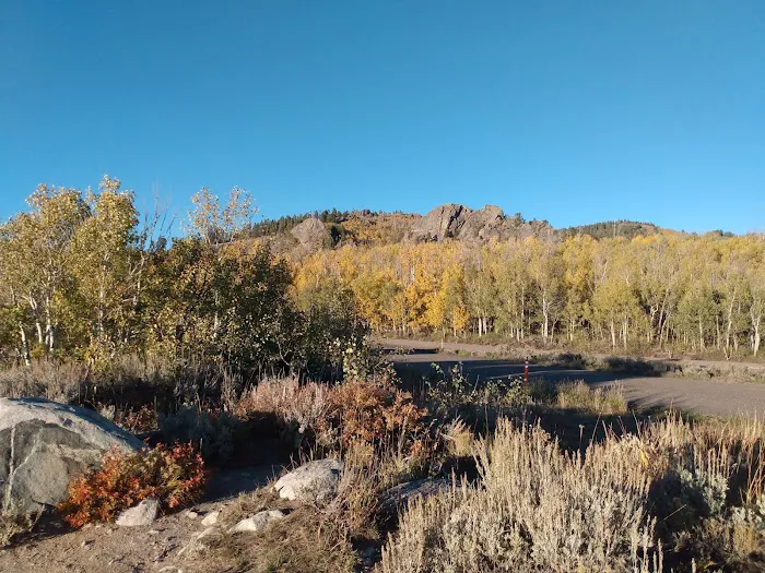 Fremont Lake Campground and Group Campground Picture 4