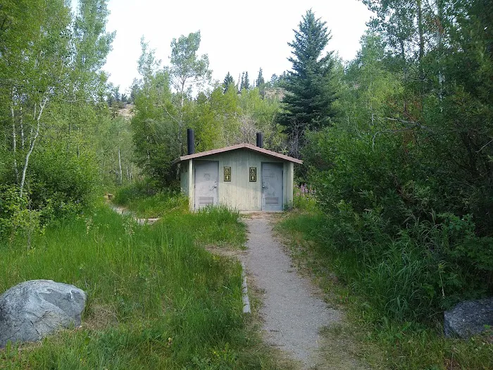 Half Moon Lake Campground Picture 1