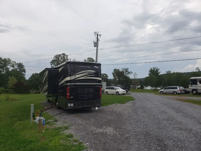 Anchors Away RV Park Picture 8