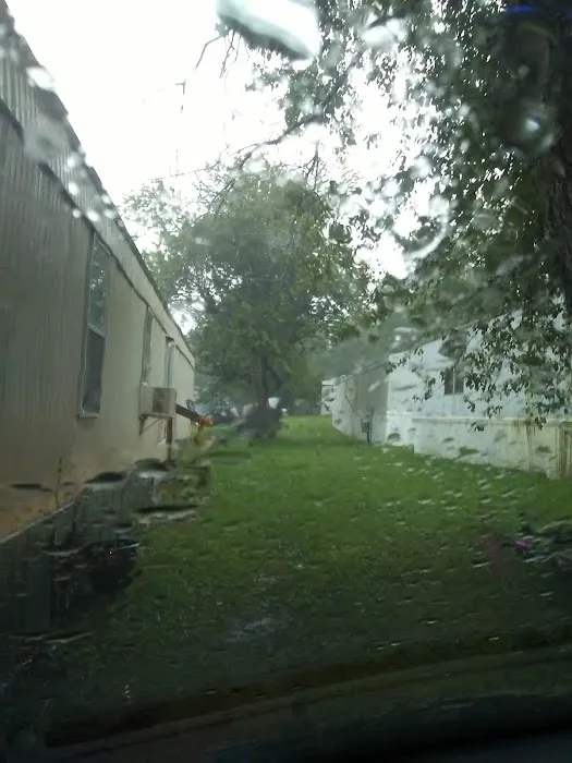 Oakcrest Mobile Home Park Picture 7