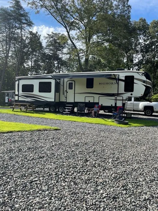 RV Park @ Bigfoot Ocoee Outfitters - Ocoee River Picture 2