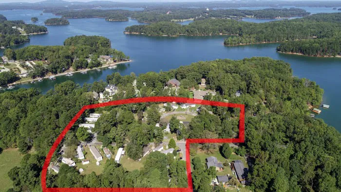 Lanier Mobile Home Community Picture 1