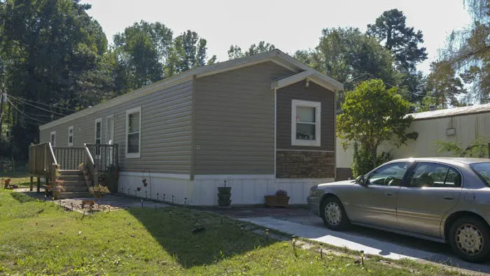 Lanier Mobile Home Community Picture 7