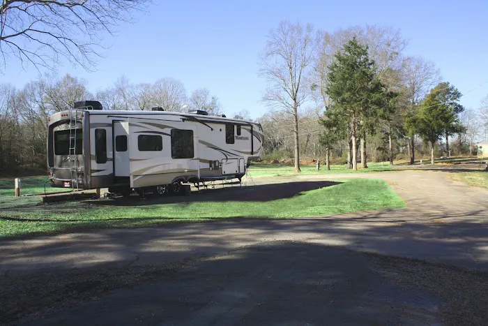 North Atlanta RV Park Picture 1