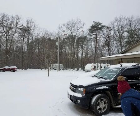 B Creek Market & RV Park