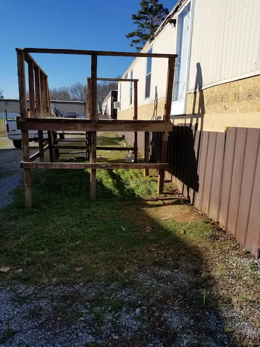 Miller Pointe Mobile Home Park Picture 7