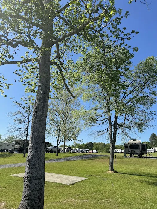 River Breeze RV Park & Campground (Long Term) Picture 4