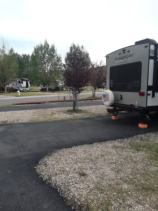 Riverside RV Park Picture 6