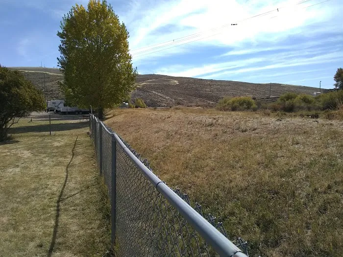 Riverside RV Park Picture 10