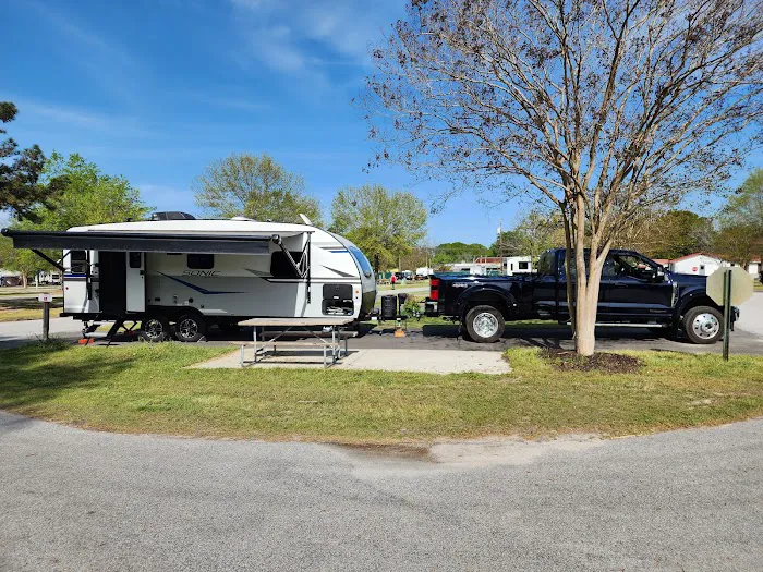 Barnyard RV Park Picture 3