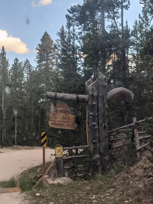 Dickinson Creek Campground Picture 3