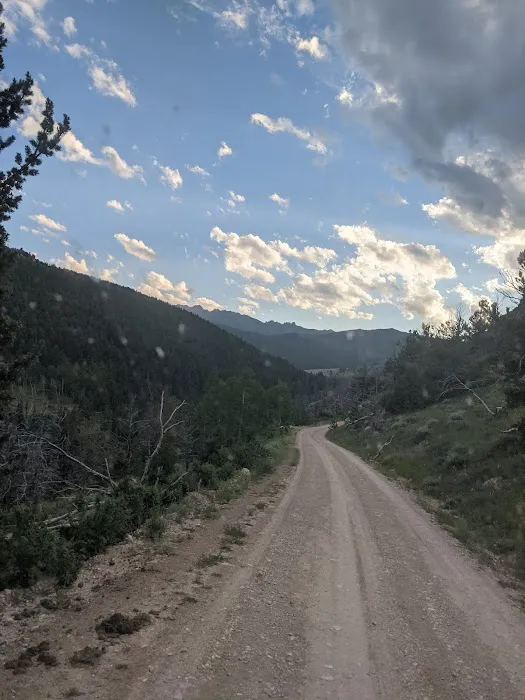 Dickinson Creek Campground Picture 10