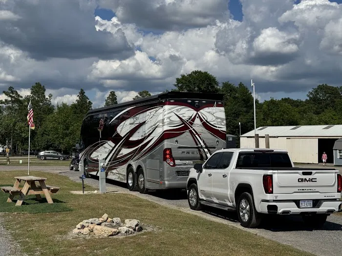 Big Rig Friendly RV Resort Picture 4