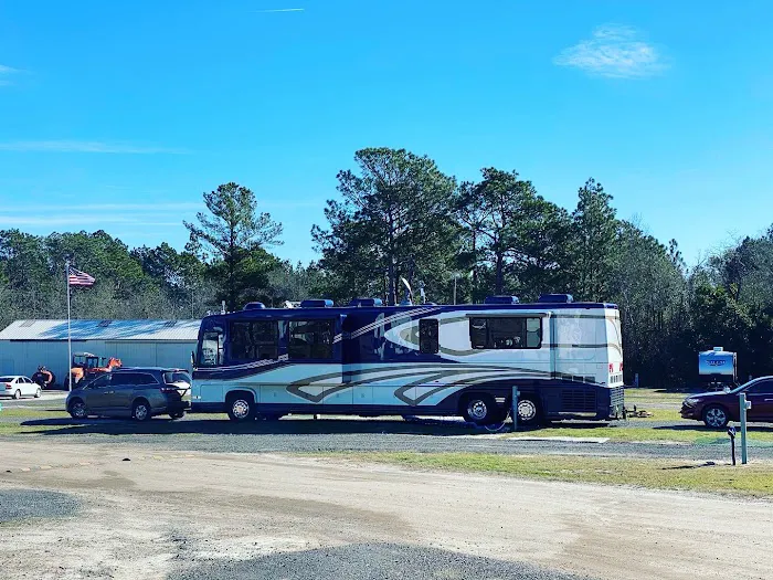 Big Rig Friendly RV Resort Picture 3