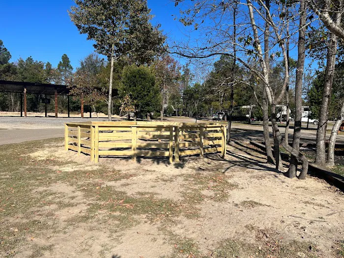 Big Rig Friendly RV Resort Picture 5