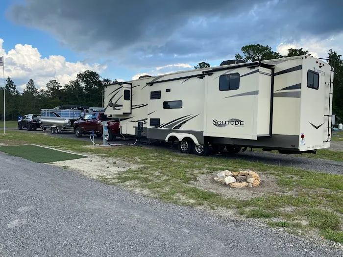 Big Rig Friendly RV Resort Picture 8