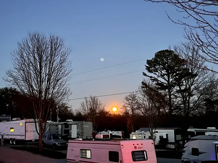 Mountain Glen RV Park & Campground Picture 4