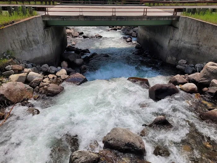 Lake Creek Campground Picture 2