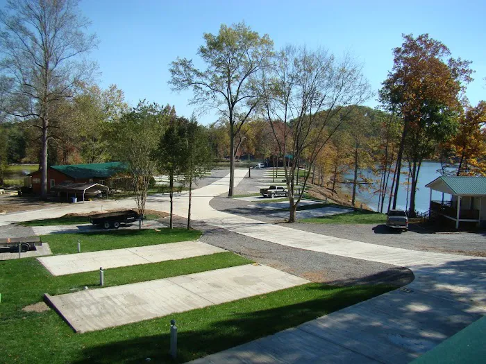 Blue Water RV Resort Picture 9