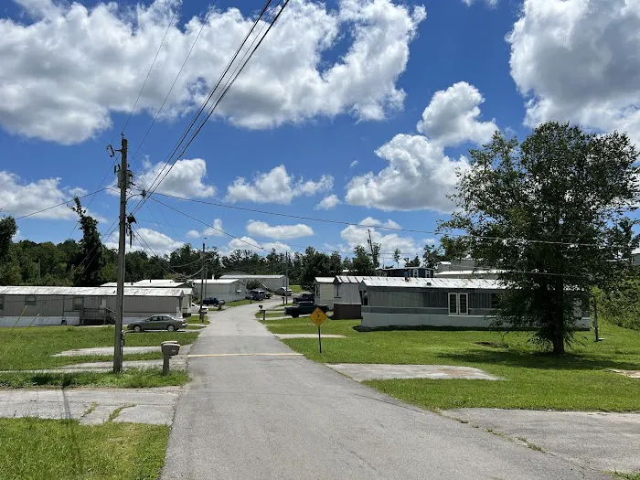 Auburn Hills Mobile Home Park Picture 1