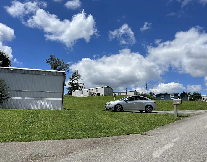 Auburn Hills Mobile Home Park Picture 3