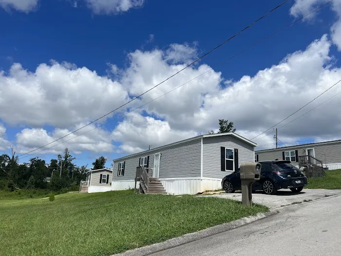 Auburn Hills Mobile Home Park Picture 8