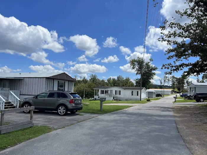 Auburn Hills Mobile Home Park Picture 7