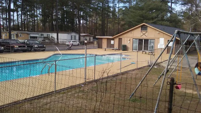 Alpine Regency Mobile Home Park Picture 2