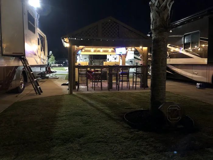 Cruisers Roost RV Park Picture 5