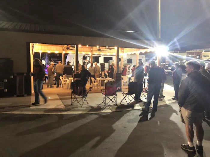 Cruisers Roost RV Park Picture 6