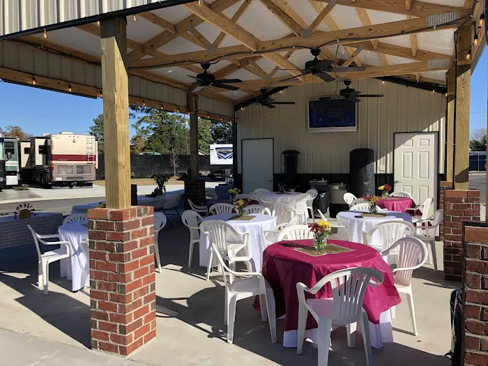 Cruisers Roost RV Park Picture 4