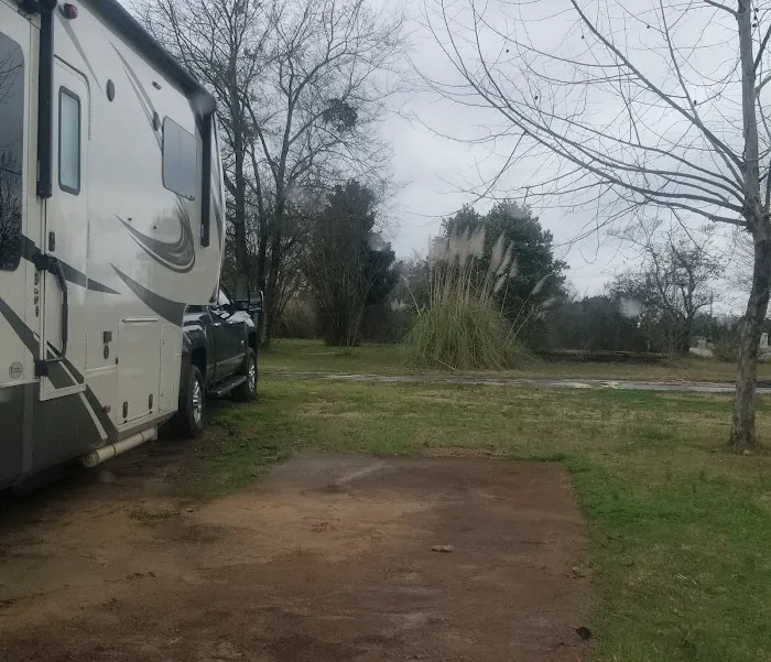 Twin Magnolia RV Park Picture 2