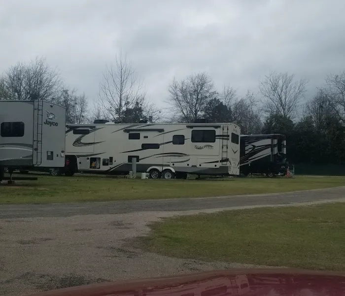 Twin Magnolia RV Park Picture 8