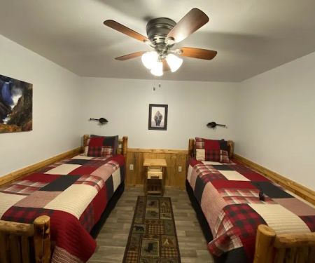 Eycat Lodging Company